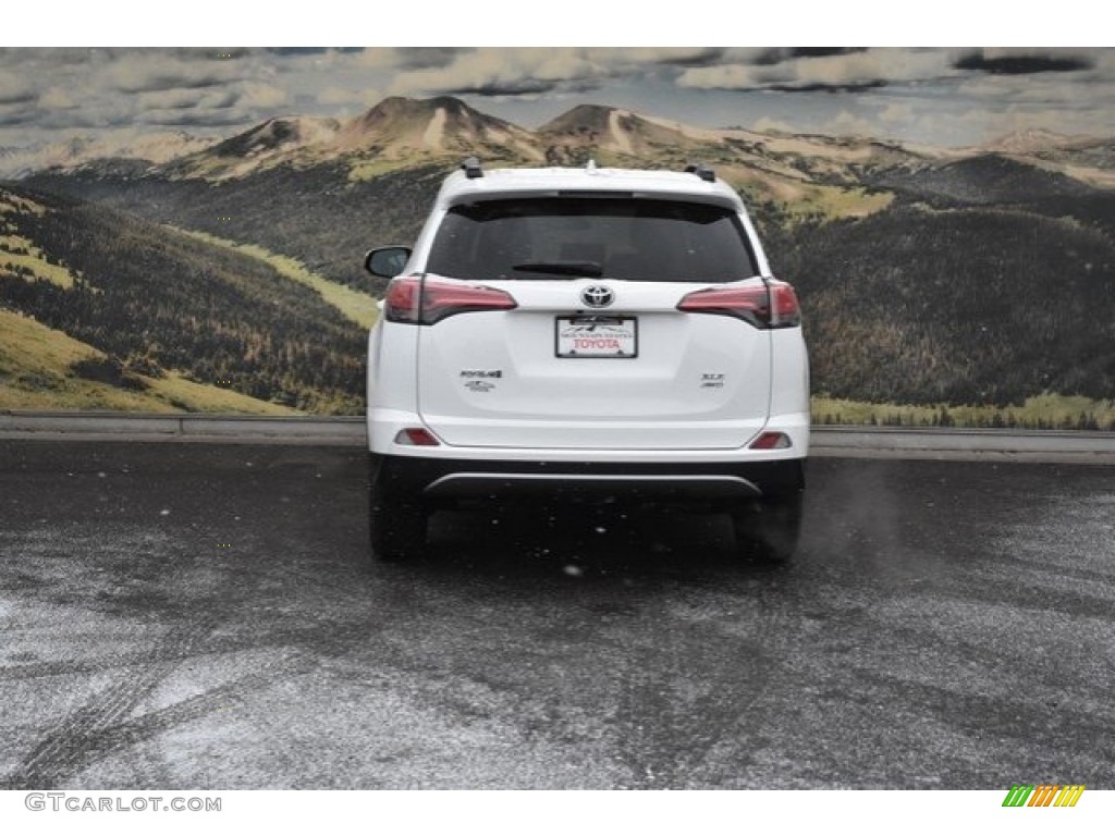 2018 RAV4 XLE AWD - Super White / Black photo #4