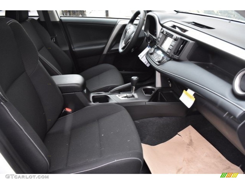 2018 RAV4 XLE AWD - Super White / Black photo #12