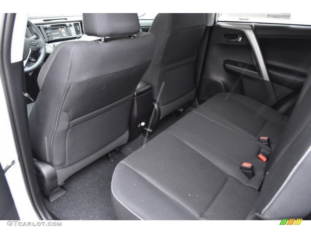 2018 RAV4 XLE AWD - Super White / Black photo #14