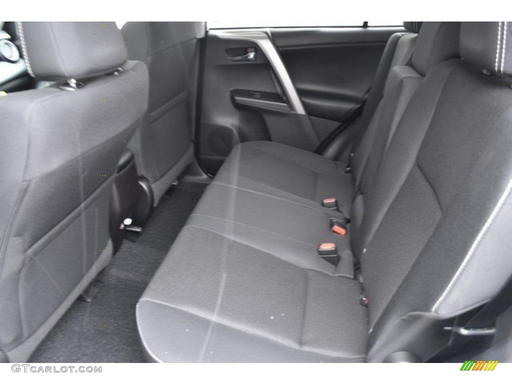 2018 RAV4 XLE AWD - Super White / Black photo #15