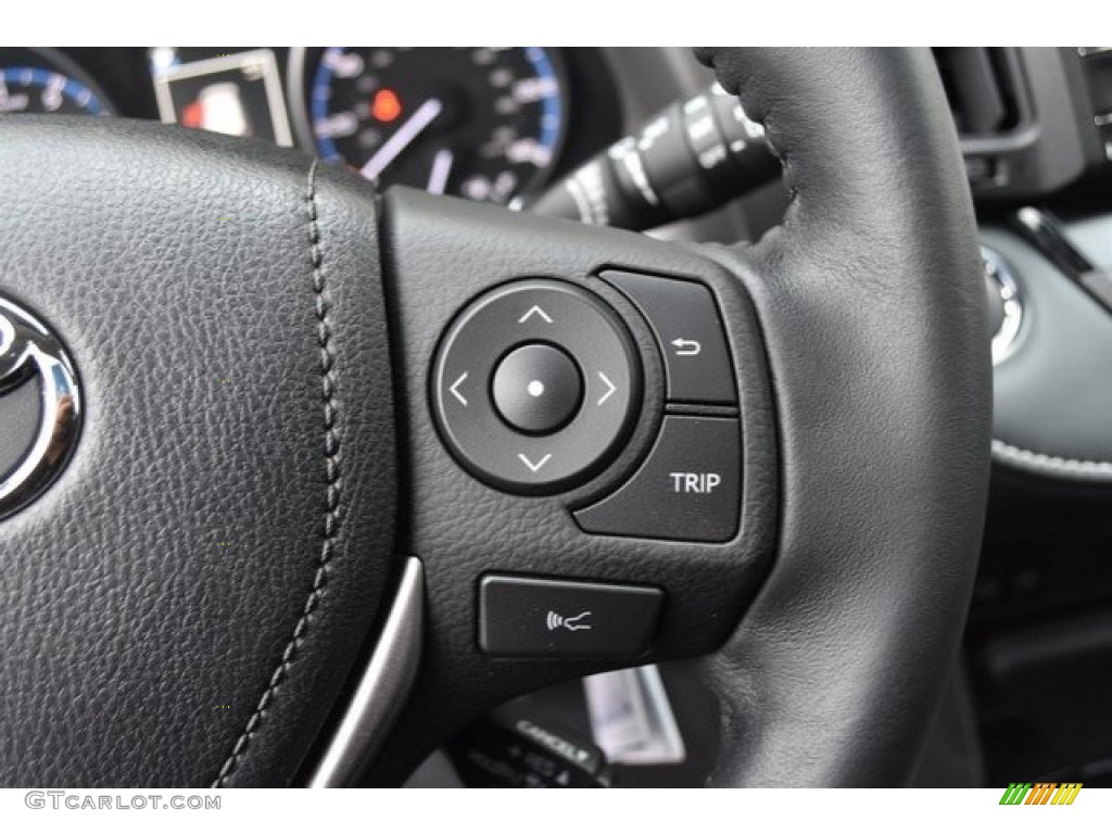 2018 RAV4 XLE AWD - Super White / Black photo #29