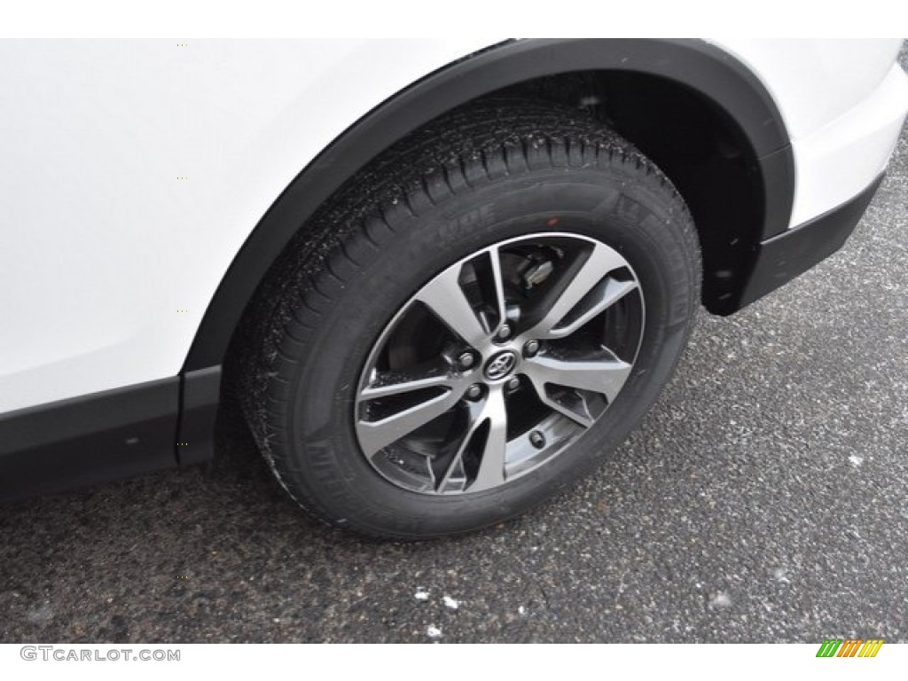 2018 RAV4 XLE AWD - Super White / Black photo #33