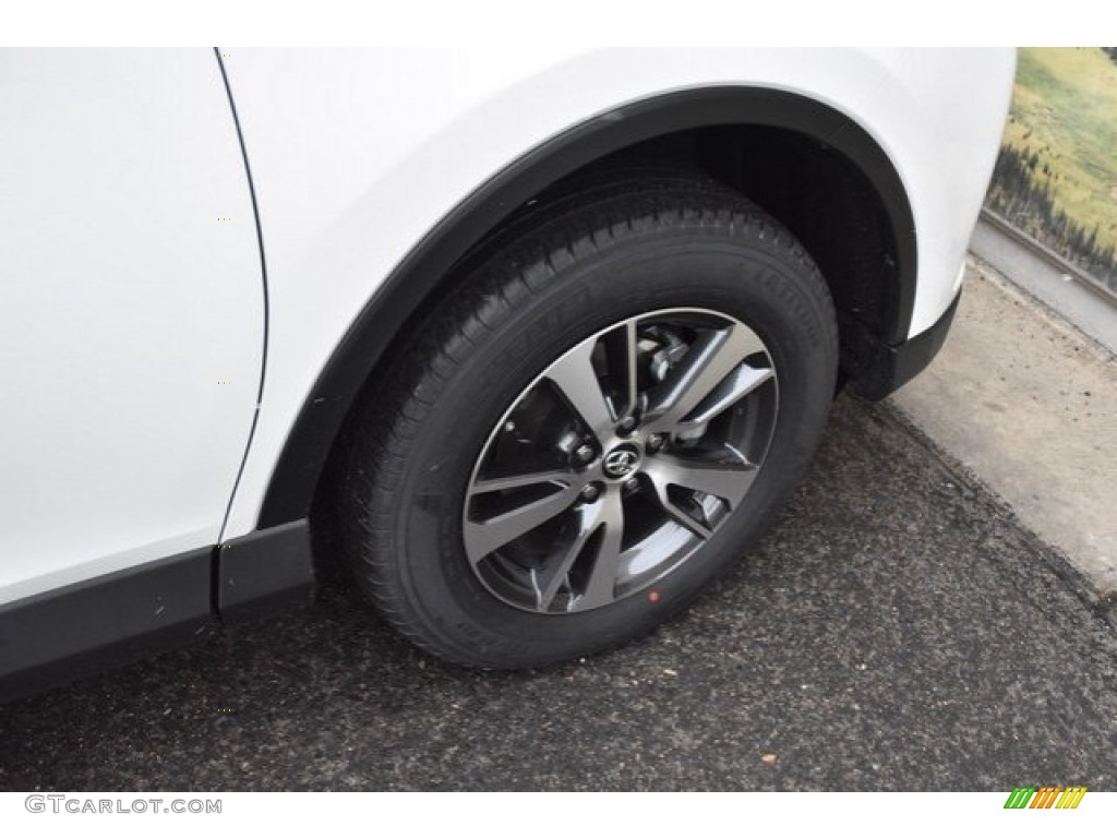 2018 RAV4 XLE AWD - Super White / Black photo #35