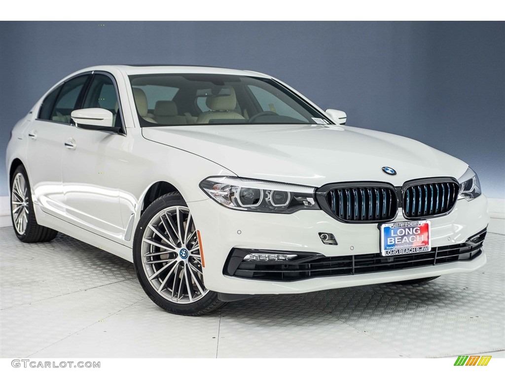 2018 5 Series 530e iPerfomance Sedan - Alpine White / Canberra Beige/Black photo #11