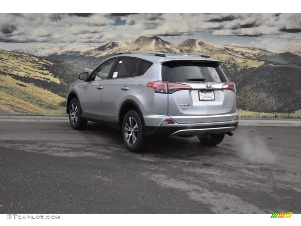 2018 RAV4 XLE - Silver Sky Metallic / Black photo #3