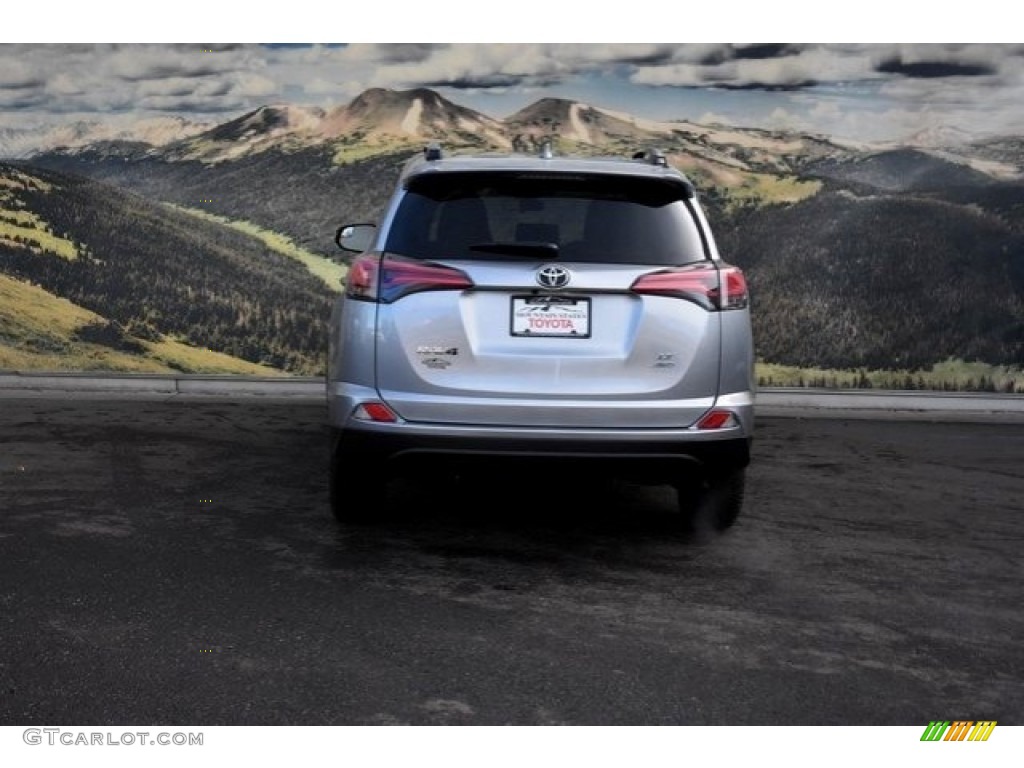 2018 RAV4 LE - Silver Sky Metallic / Black photo #4