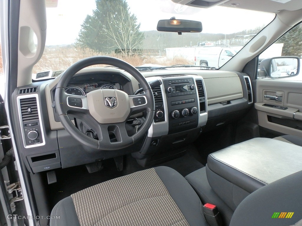 2011 Ram 1500 SLT Quad Cab 4x4 - Bright Silver Metallic / Dark Slate Gray/Medium Graystone photo #16