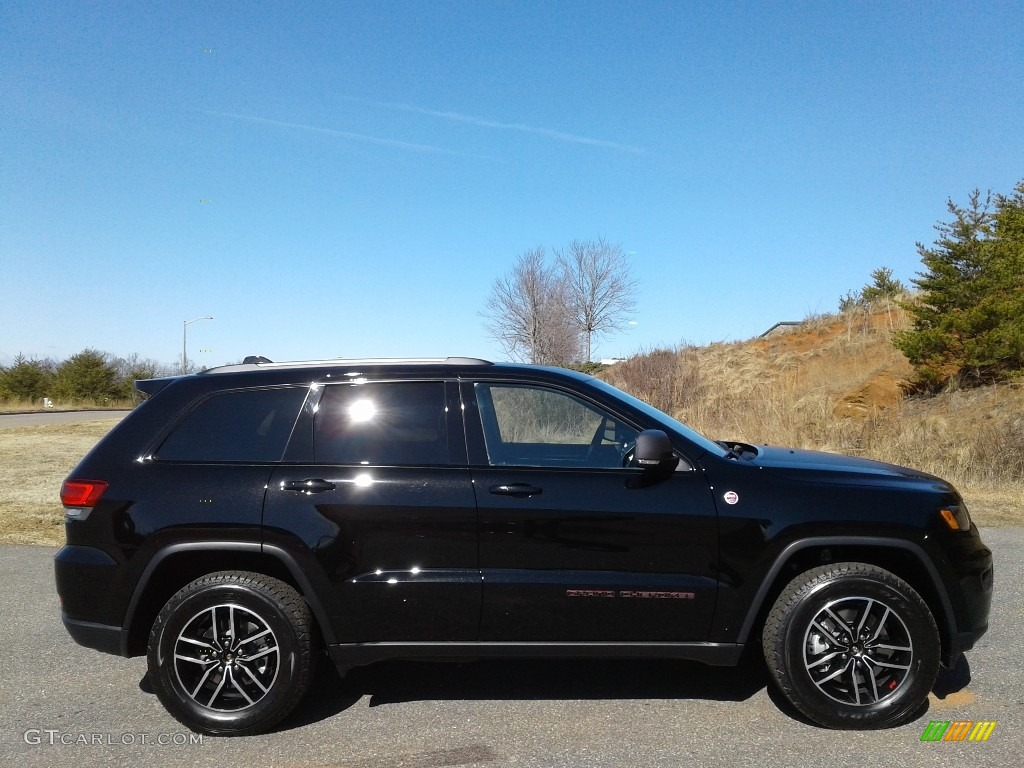 2018 Grand Cherokee Trailhawk 4x4 - Diamond Black Crystal Pearl / Black photo #5