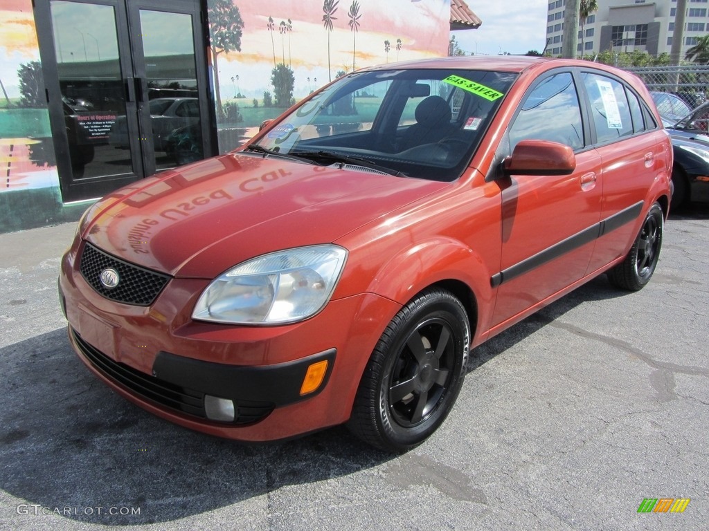 2006 Rio Rio5 SX Hatchback - Sunset Orange / Gray photo #3