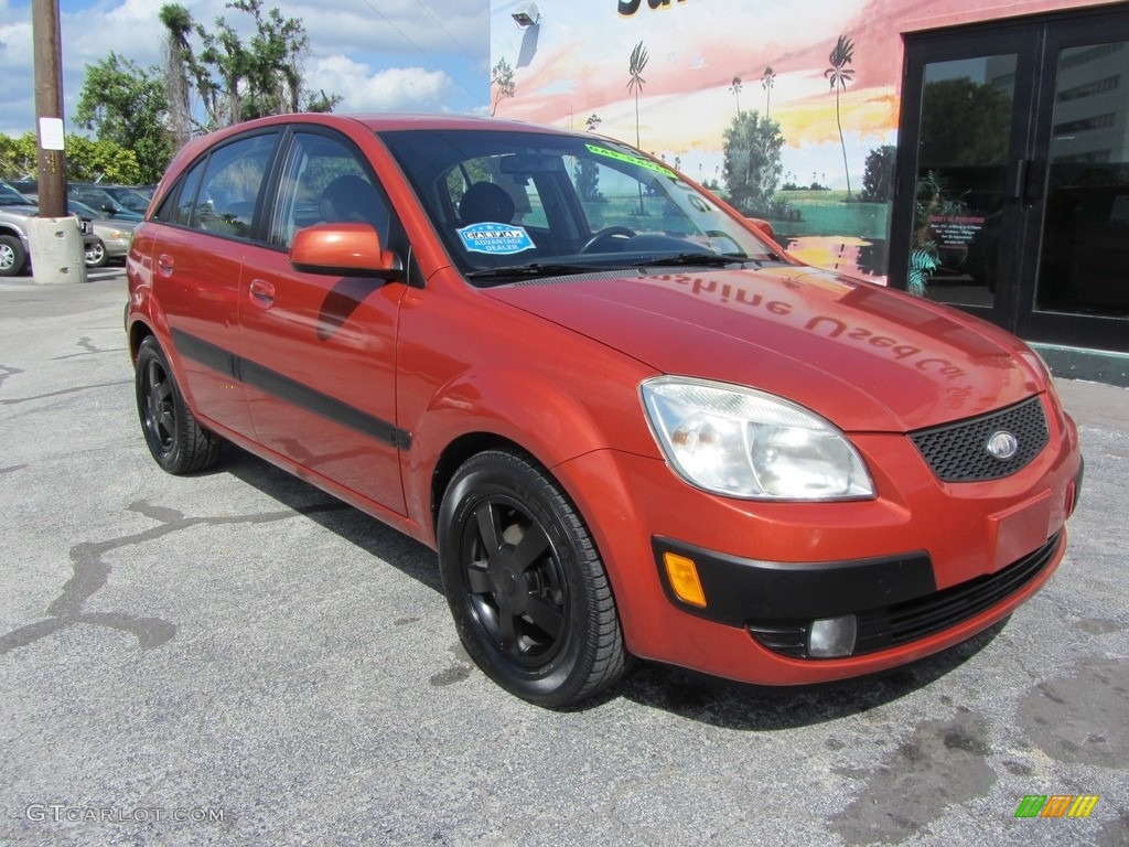 2006 Rio Rio5 SX Hatchback - Sunset Orange / Gray photo #5