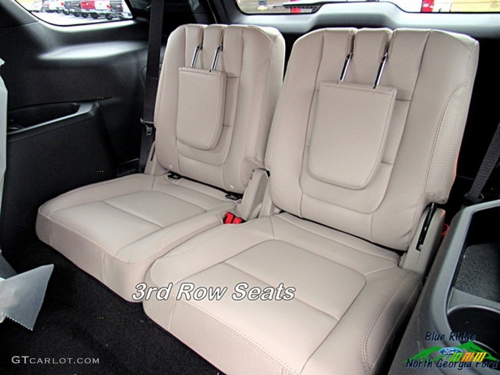 2018 Explorer XLT - White Platinum / Medium Stone photo #14