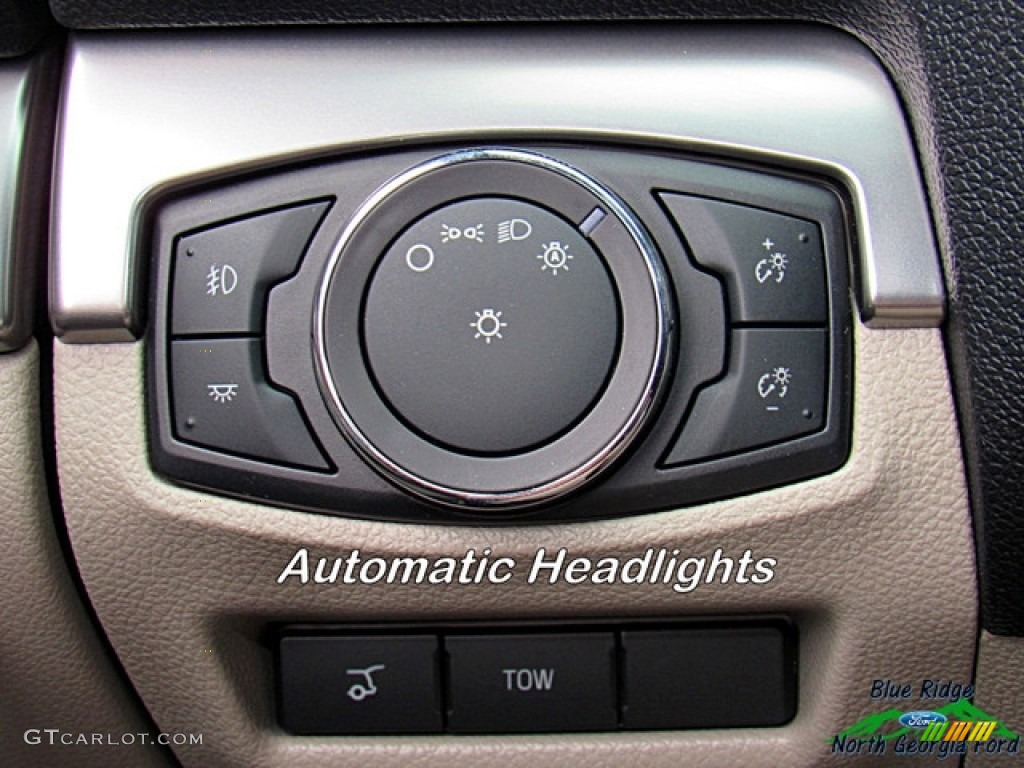 2018 Explorer XLT - White Platinum / Medium Stone photo #22