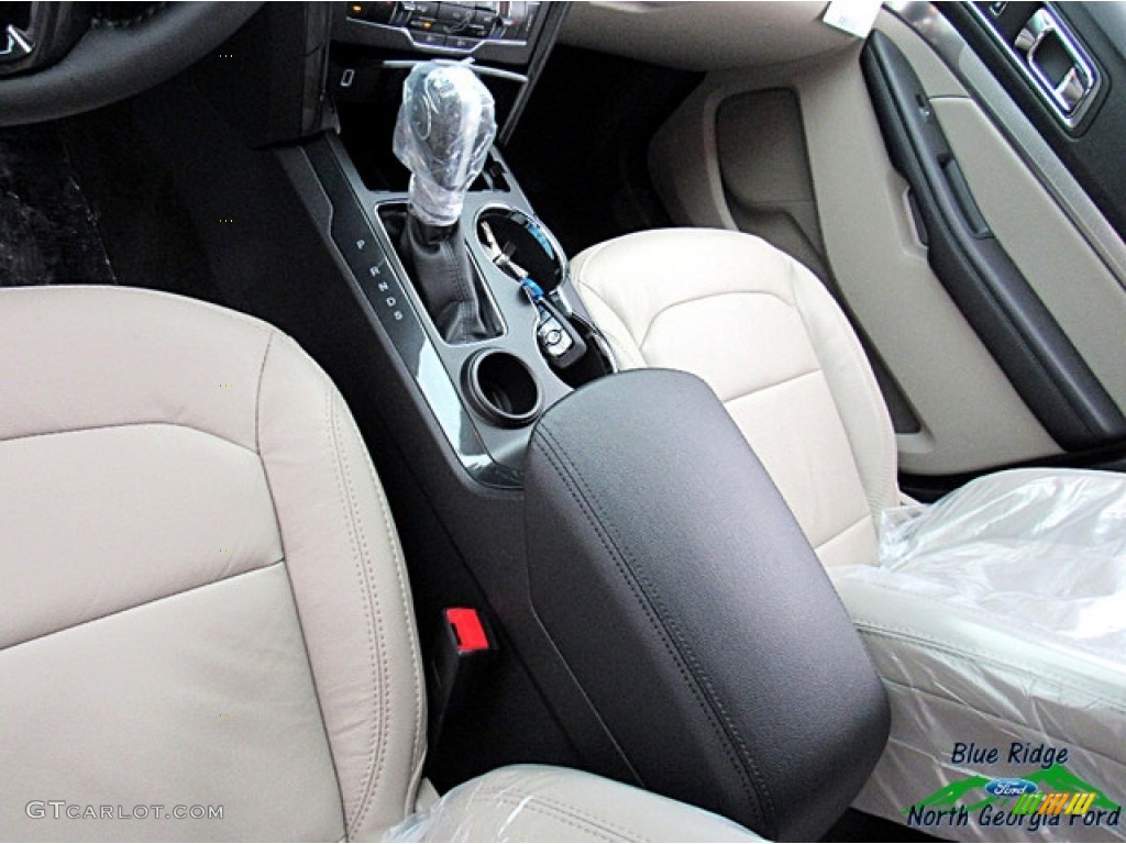 2018 Explorer XLT - White Platinum / Medium Stone photo #23