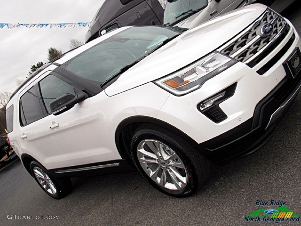 2018 Explorer XLT - White Platinum / Medium Stone photo #32