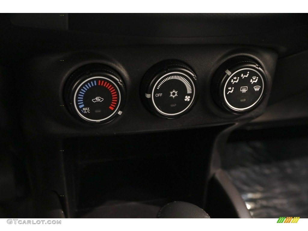 2010 Outlander ES - Labrador Black Pearl / Black photo #11
