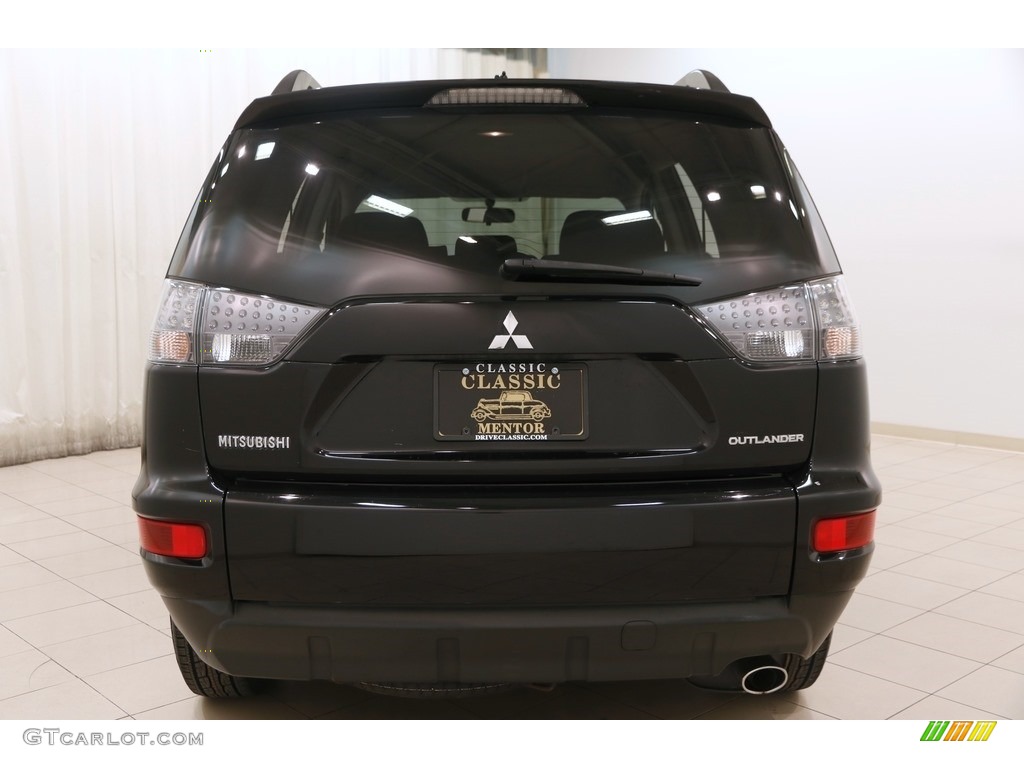 2010 Outlander ES - Labrador Black Pearl / Black photo #16