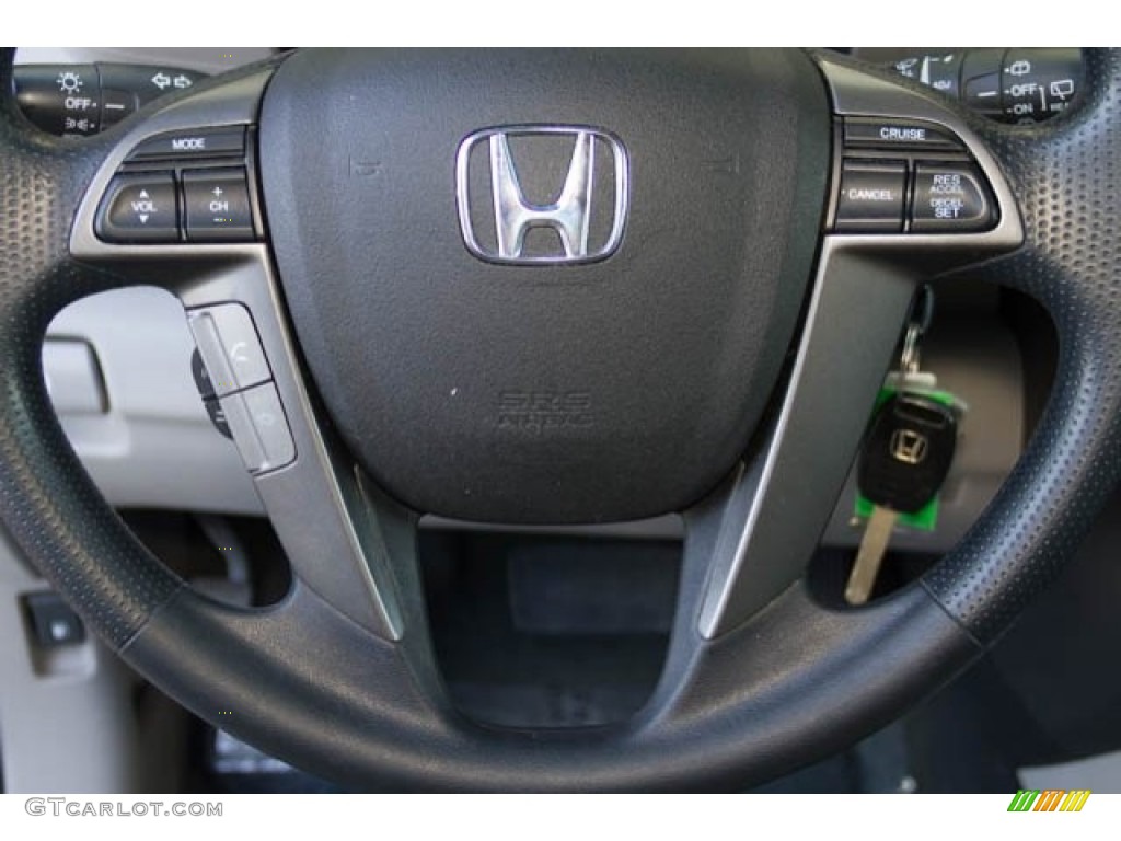 2015 Pilot LX - Crystal Black Pearl / Gray photo #16