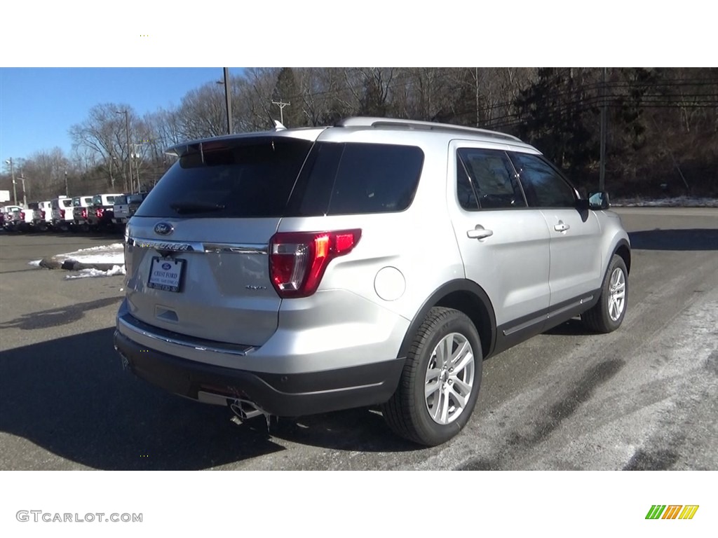 2018 Explorer XLT 4WD - Ingot Silver / Ebony Black photo #7