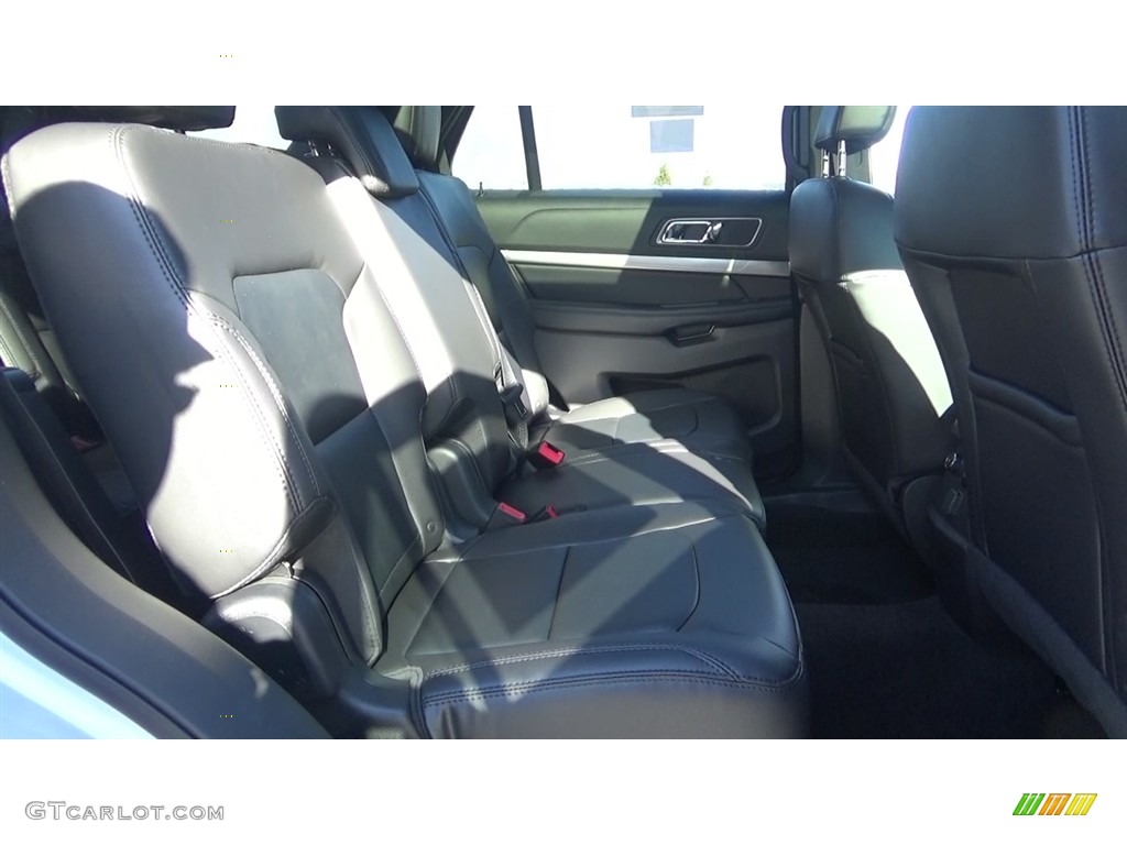 2018 Explorer XLT 4WD - Ingot Silver / Ebony Black photo #24