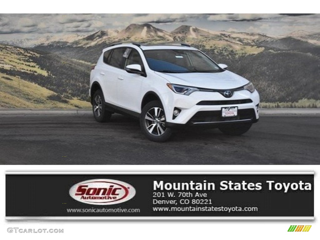 2018 RAV4 XLE - Super White / Black photo #1