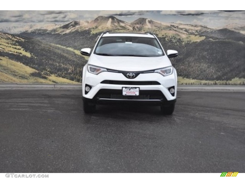 2018 RAV4 XLE - Super White / Black photo #2