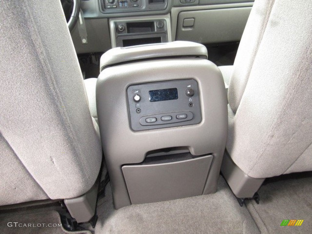 2004 Tahoe LS - Dark Gray Metallic / Gray/Dark Charcoal photo #16