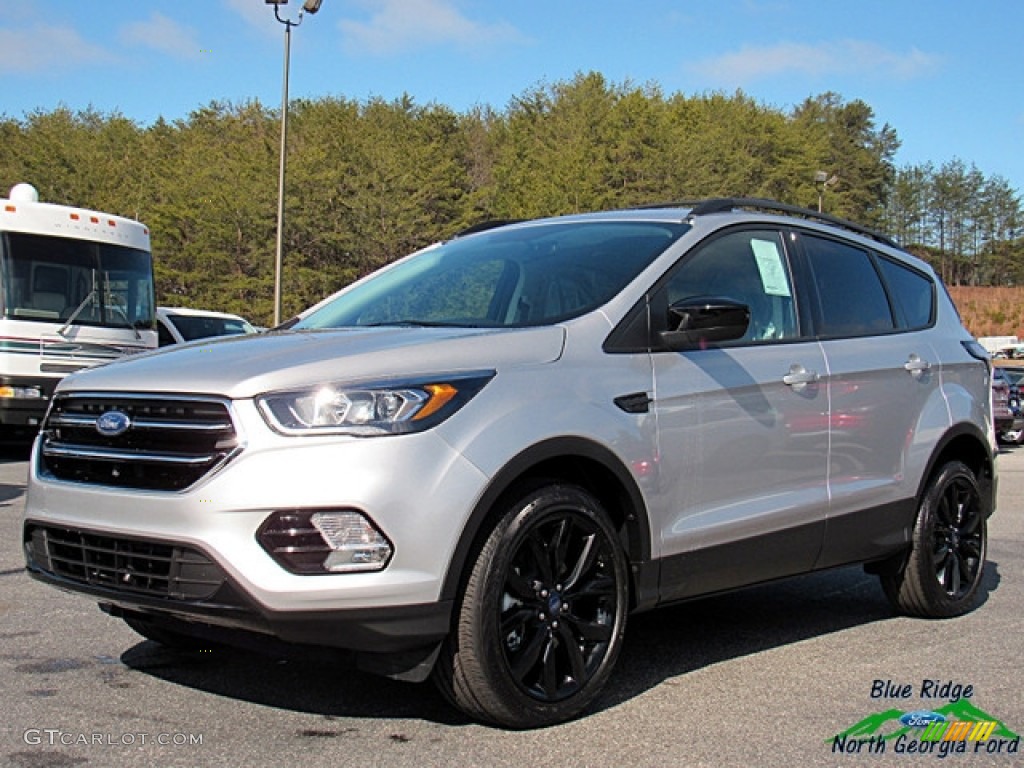 2018 Escape SE 4WD - Ingot Silver / Charcoal Black photo #1