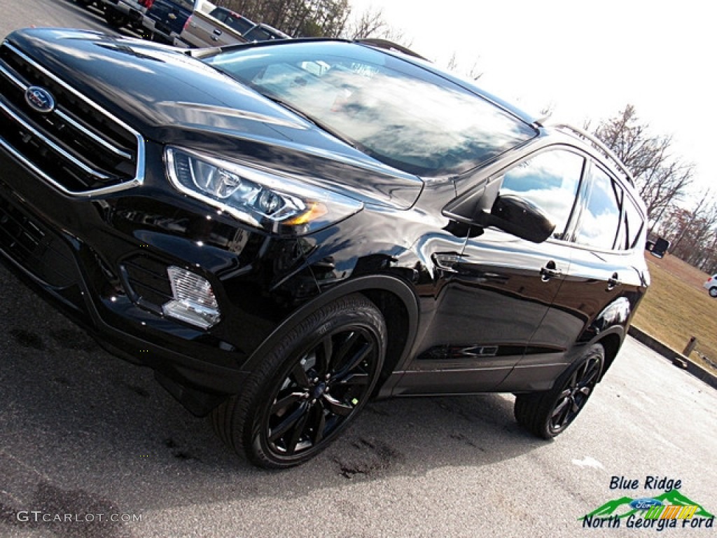 2018 Escape SE 4WD - Shadow Black / Charcoal Black photo #29