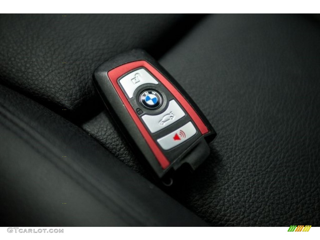 2017 3 Series 330i Sedan - Glacier Silver Metallic / Black photo #11