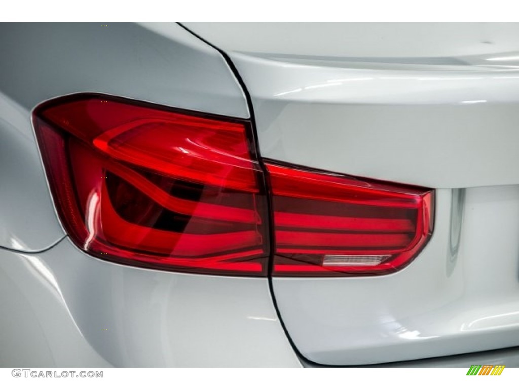 2017 3 Series 330i Sedan - Glacier Silver Metallic / Black photo #19