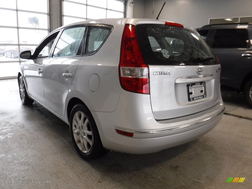 2009 Elantra Touring - Quicksilver / Black photo #6