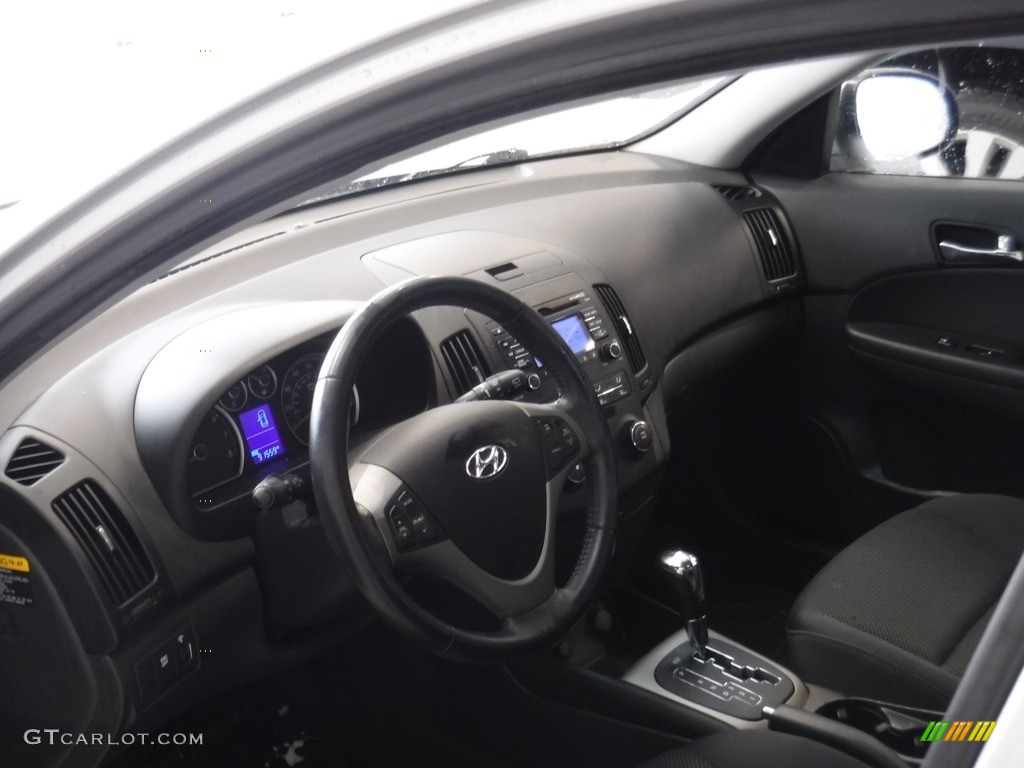 2009 Elantra Touring - Quicksilver / Black photo #9