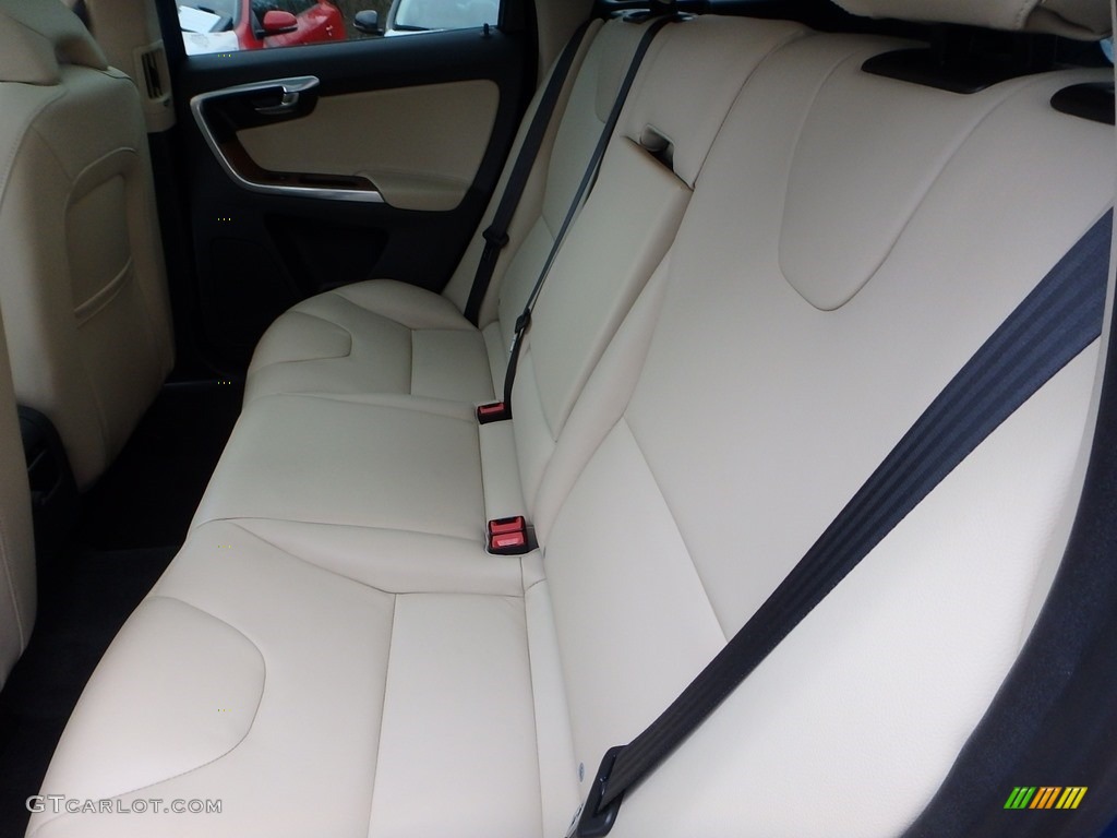 2017 XC60 T6 AWD Inscription - Magic Blue Metallic / Soft Beige photo #17