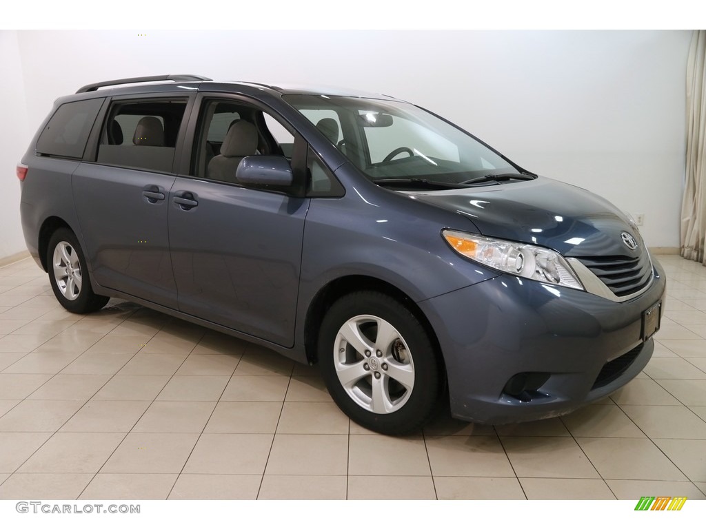 2017 Sienna LE - Shoreline Blue Pearl / Ash photo #1