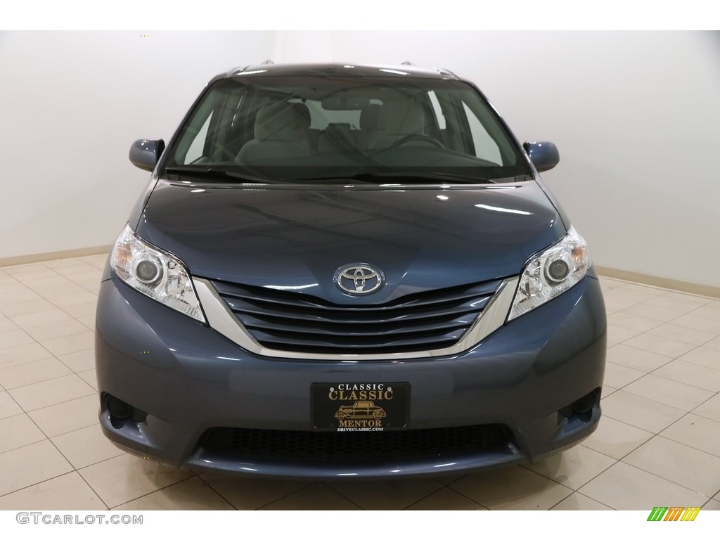 2017 Sienna LE - Shoreline Blue Pearl / Ash photo #2