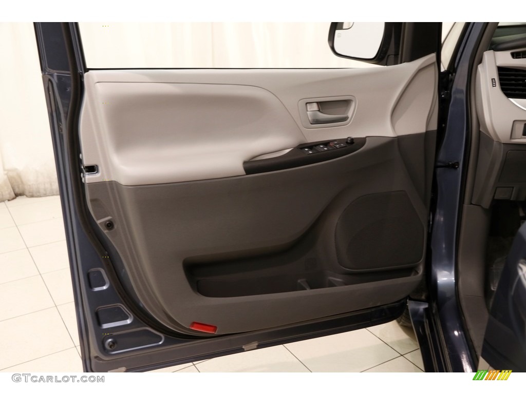 2017 Sienna LE - Shoreline Blue Pearl / Ash photo #4