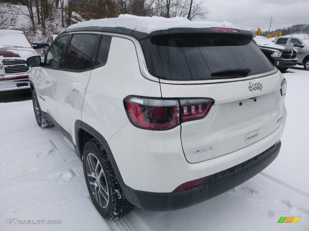 2018 Compass Latitude 4x4 - White / Black photo #3