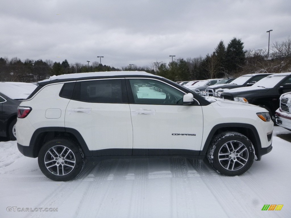 2018 Compass Latitude 4x4 - White / Black photo #6