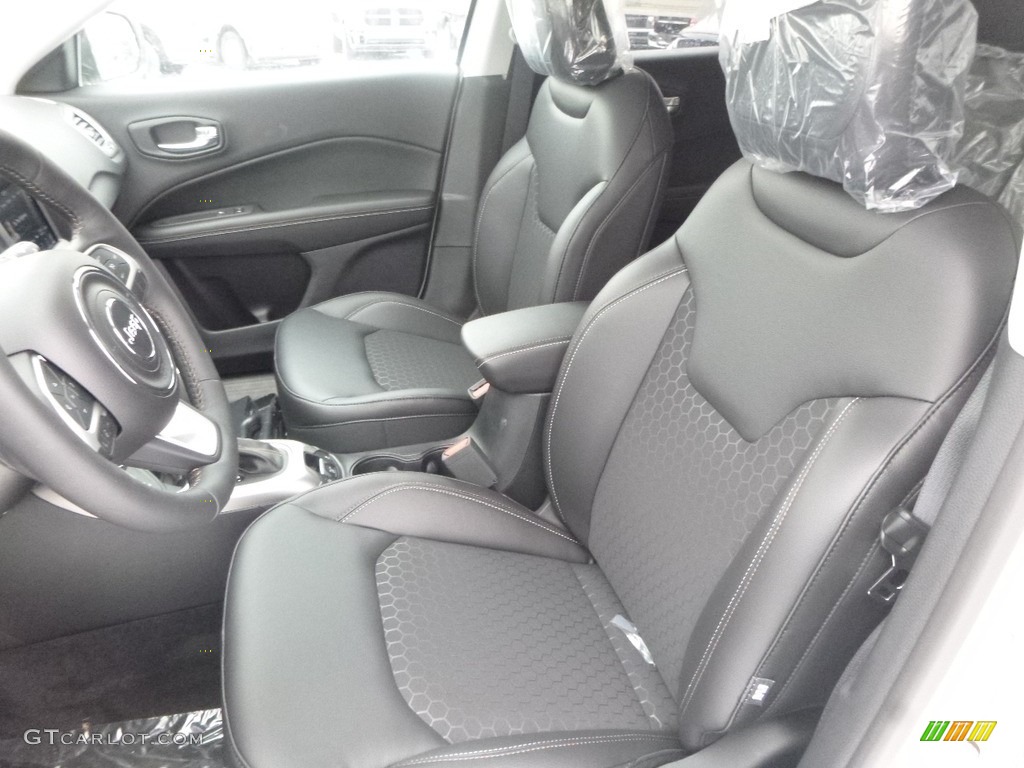 2018 Compass Latitude 4x4 - White / Black photo #13