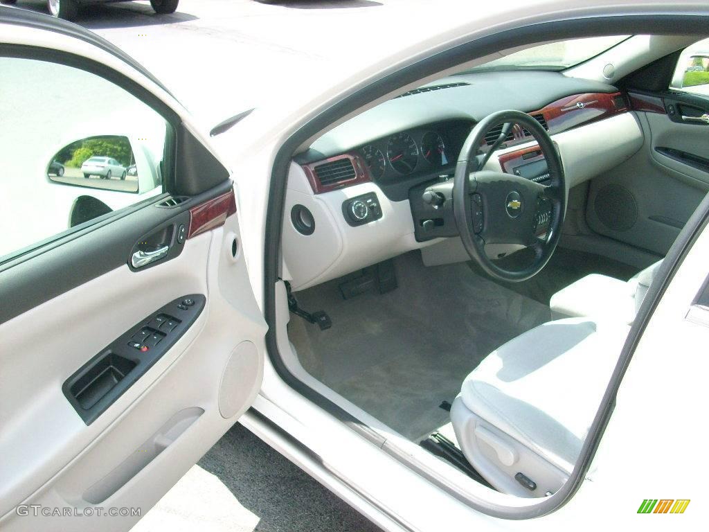 2006 Impala LT - White / Gray photo #16