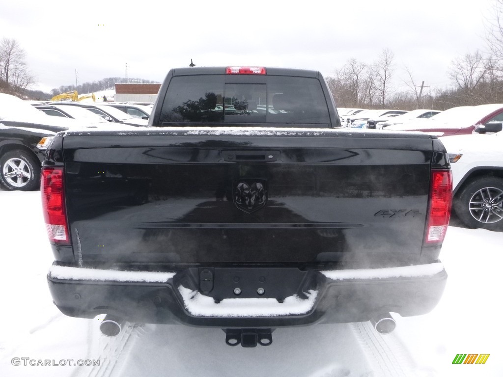 2018 1500 Big Horn Crew Cab 4x4 - Brilliant Black Crystal Pearl / Black/Diesel Gray photo #4