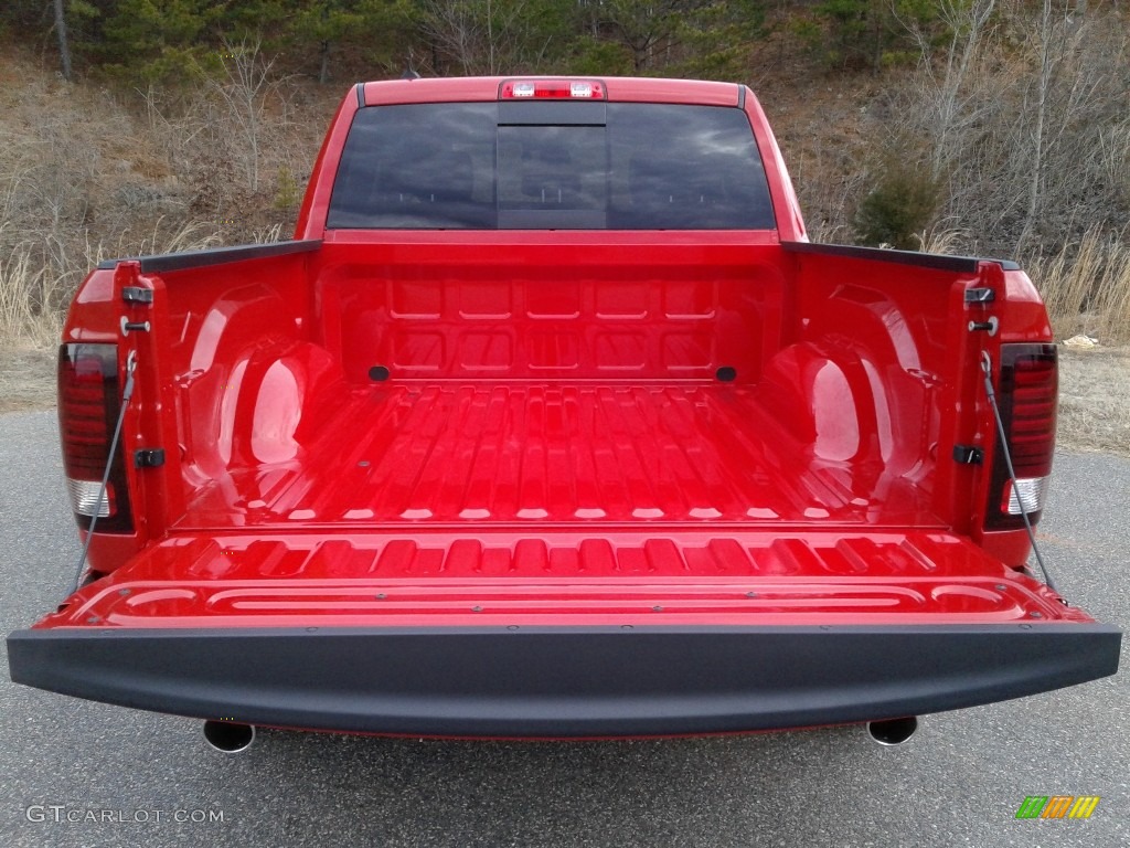 2018 1500 Sport Crew Cab 4x4 - Flame Red / Black photo #12