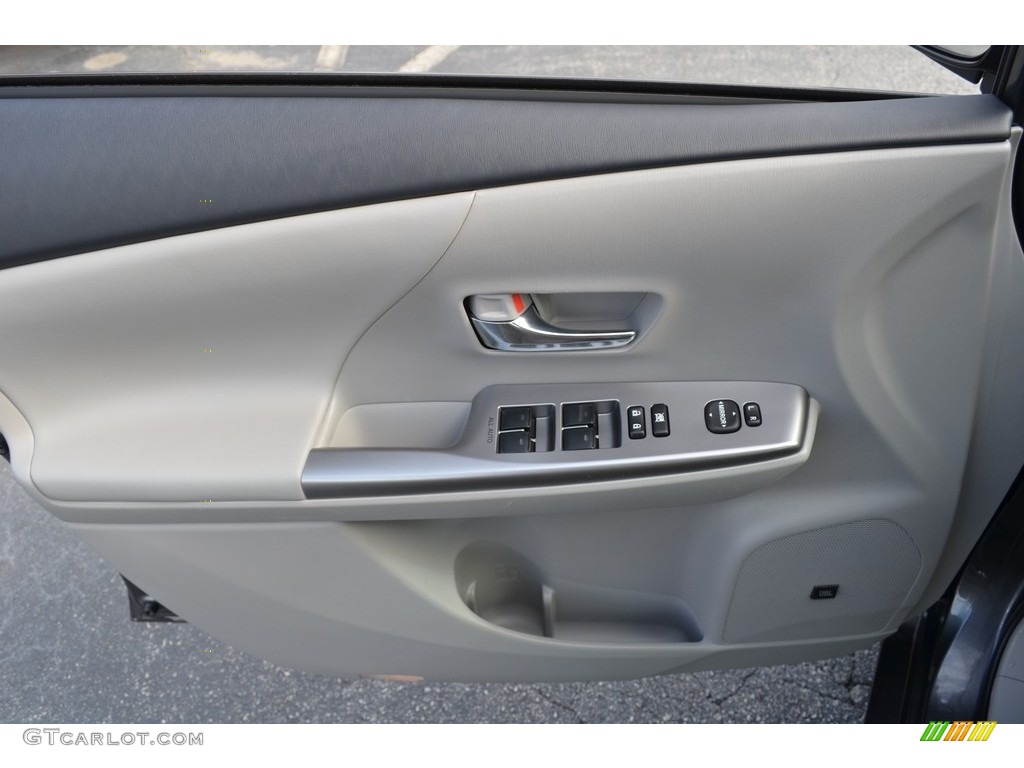 2016 Prius v Five - Magnetic Gray Metallic / Ash photo #8