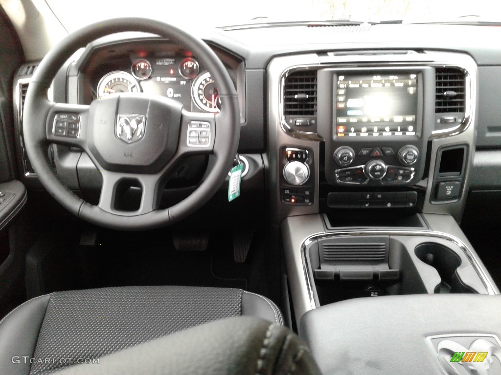 2018 1500 Sport Crew Cab 4x4 - Flame Red / Black photo #29
