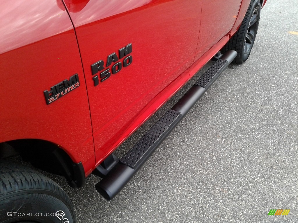 2018 1500 Sport Crew Cab 4x4 - Flame Red / Black photo #30
