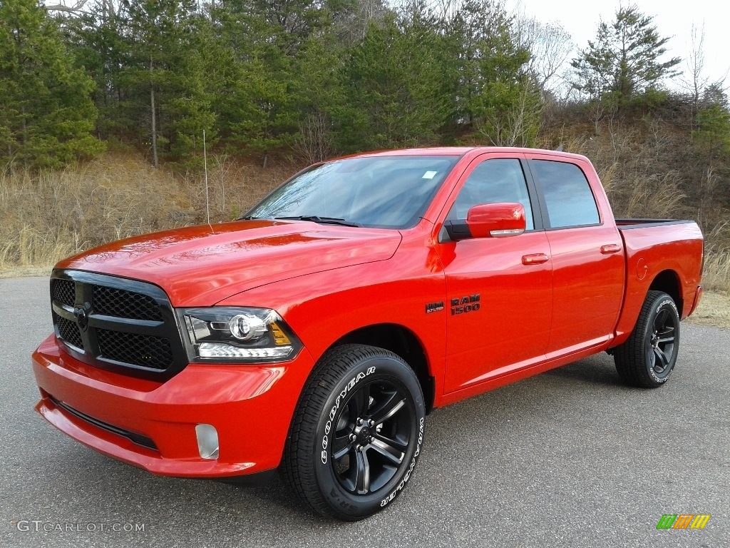 2018 1500 Sport Crew Cab 4x4 - Flame Red / Black photo #2