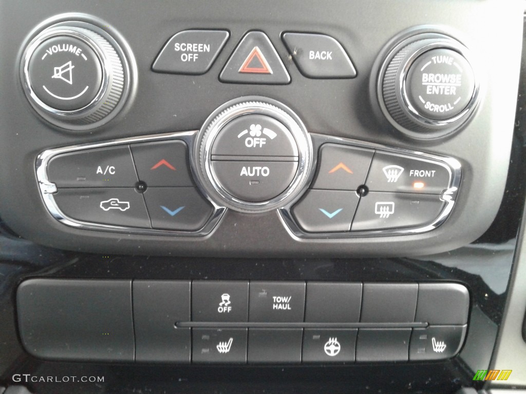 2018 1500 Sport Crew Cab 4x4 - Flame Red / Black photo #26