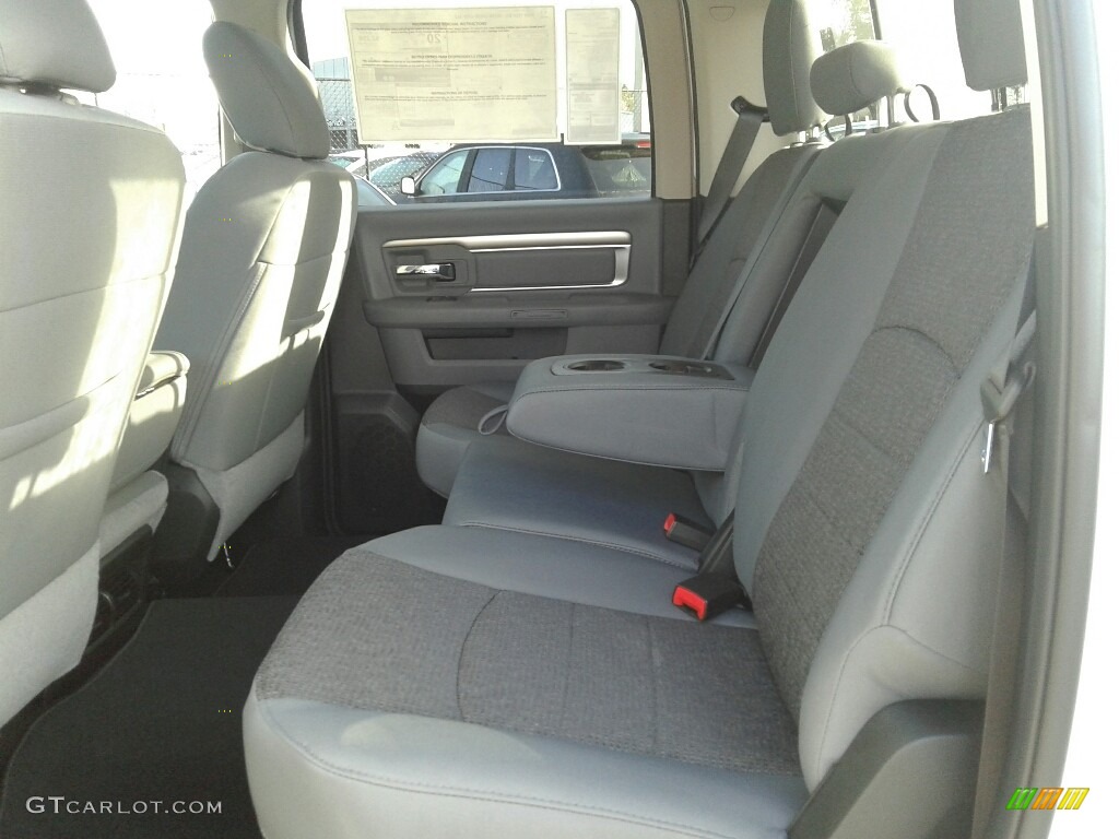 2018 1500 Big Horn Crew Cab - Bright White / Black/Diesel Gray photo #10