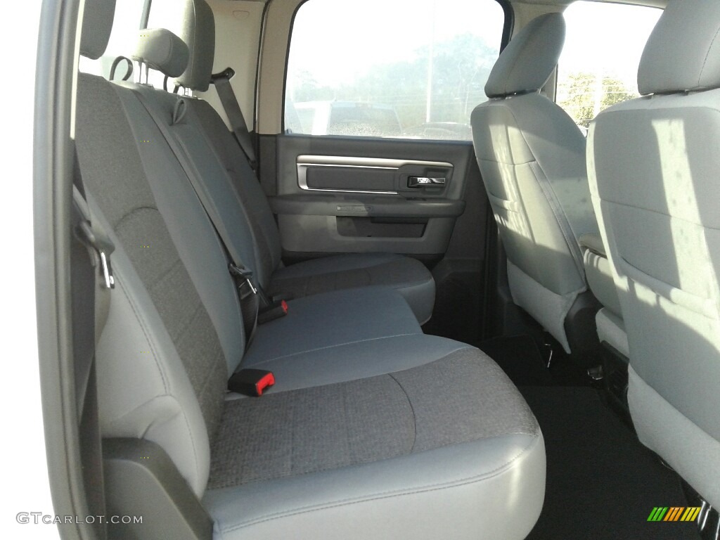 2018 1500 Big Horn Crew Cab - Bright White / Black/Diesel Gray photo #11