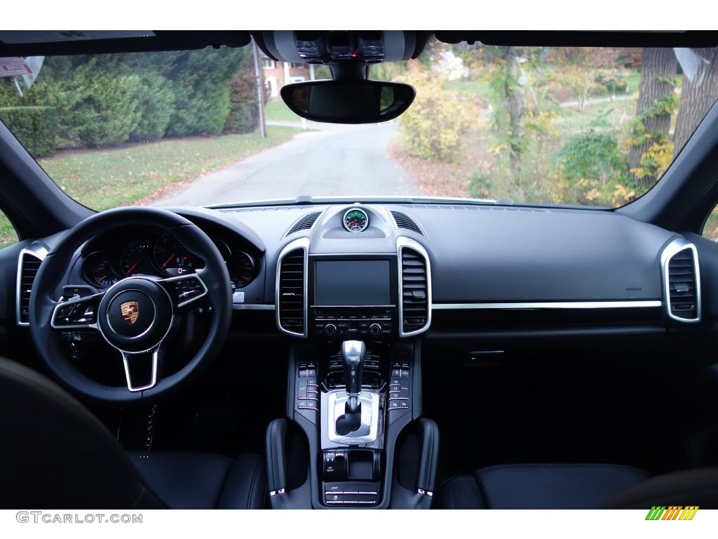 2015 Porsche Cayenne Diesel Black Dashboard Photo #125321730